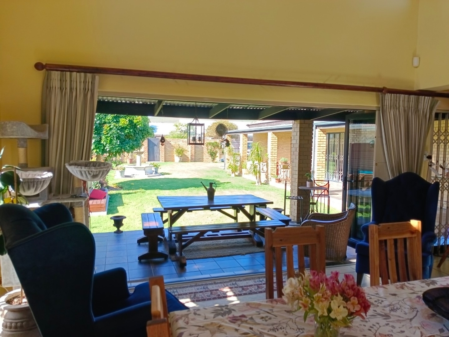 3 Bedroom Property for Sale in Sandbaai Western Cape